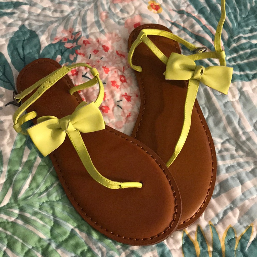 American Eagle sandals
